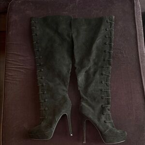 Elegant Black Knee-High Boots